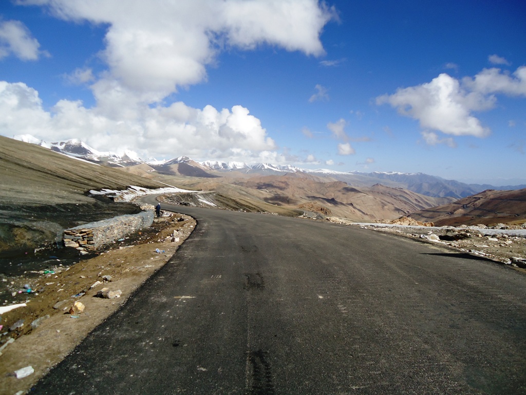 Way-To-Pangong-Lake-Ladakh-India