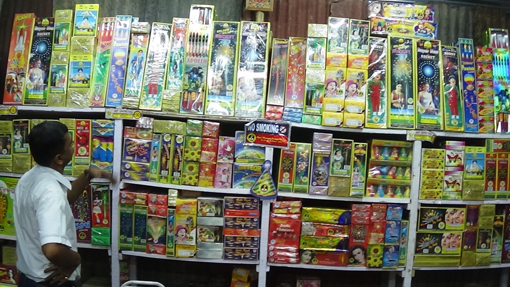 Display of Fireworks at Bazi Bazar 2015 Kolkata